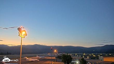 Truckee Tahoe Airport Live Webcam - Aug 7, 2026, 5:39am PDT