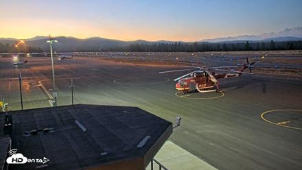 Truckee Tahoe Airport Live Webcam - Sep 16, 2026, 7:32pm PDT