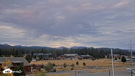 Truckee Tahoe Airport Live Webcam - Oct 9, 2026, 7:07am PDT