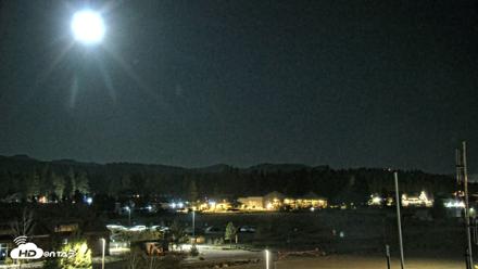 Truckee Tahoe Airport Live Webcam - Apr 29, 2026, 3:35am PDT