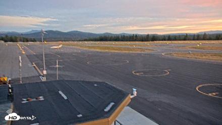 Truckee Tahoe Airport Live Webcam - Aug 25, 2026, 6:14am PDT