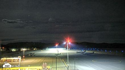Truckee Tahoe Airport Live Webcam - Sep 27, 2026, 5:31am PDT