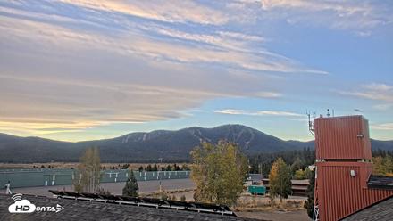 Truckee Tahoe Airport Live Webcam - Sep 26, 2026, 7:10am PDT