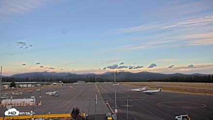 Truckee Tahoe Airport Live Webcam - Sep 26, 2026, 7:09am PDT
