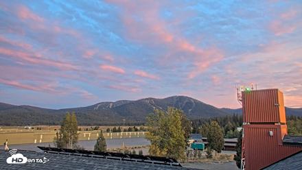 Truckee Tahoe Airport Live Webcam - Aug 27, 2026, 7:45pm PDT