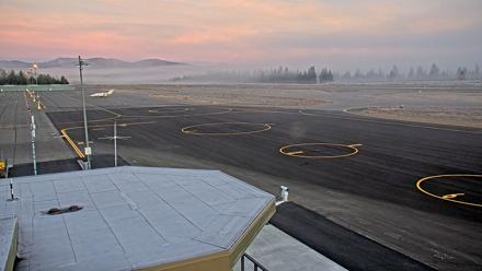Truckee Tahoe Airport Live Webcam - Oct 24, 2025, 7:16am PDT