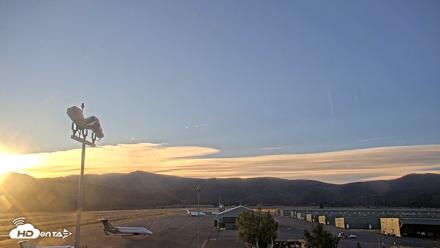 Truckee Tahoe Airport Live Webcam - Sep 13, 2026, 7:07am PDT