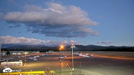 Truckee Tahoe Airport Live Webcam - Sep 5, 2026, 6:08am PDT