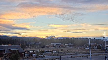 Truckee Tahoe Airport Live Webcam - Oct 24, 2025, 6:11pm PDT