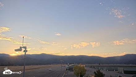 Truckee Tahoe Airport Live Webcam - Oct 3, 2026, 7:10am PDT