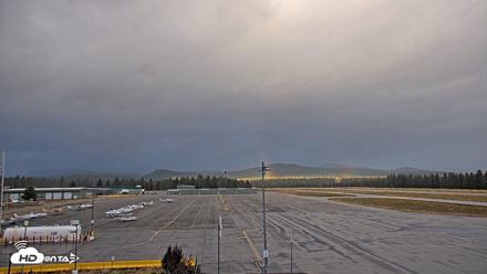 Truckee Tahoe Airport Live Webcam - Sep 4, 2026, 7:11am PDT