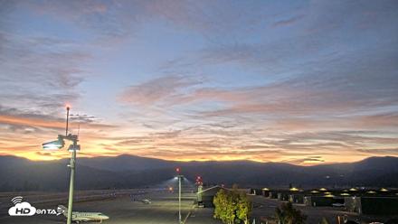 Truckee Tahoe Airport Live Webcam - Oct 2, 2026, 6:31am PDT