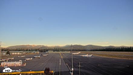 Truckee Tahoe Airport Live Webcam - Sep 12, 2026, 7:02am PDT