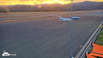 Truckee Tahoe Airport Live Webcam - Sep 26, 2026, 6:45am PDT