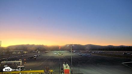 Truckee Tahoe Airport Live Webcam - Sep 18, 2026, 7:30pm PDT
