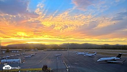 Truckee Tahoe Airport Live Webcam - Aug 27, 2026, 7:45pm PDT