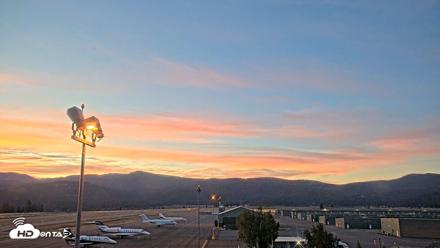 Truckee Tahoe Airport Live Webcam - Aug 19, 2026, 6:04am PDT