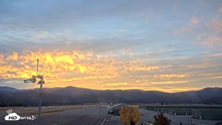 Truckee Tahoe Airport Live Webcam - Oct 21, 2026, 7:18am PDT