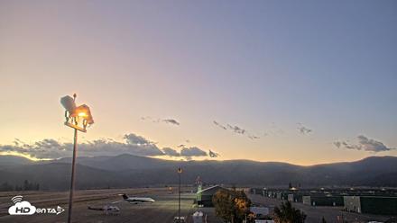 Truckee Tahoe Airport Live Webcam - Sep 17, 2026, 6:27am PDT