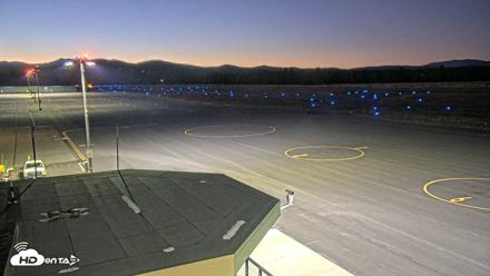Truckee Tahoe Airport Live Webcam - Sep 29, 2026, 7:25pm PDT
