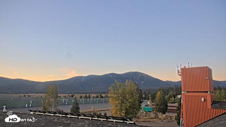 Truckee Tahoe Airport Live Webcam - Sep 14, 2026, 6:42am PDT