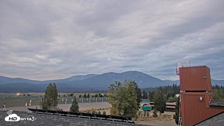 Truckee Tahoe Airport Live Webcam - Aug 28, 2026, 6:33am PDT