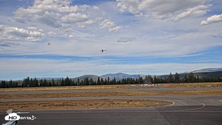 Truckee Tahoe Airport Live Webcam - Sep 9, 2026, 3:41pm PDT