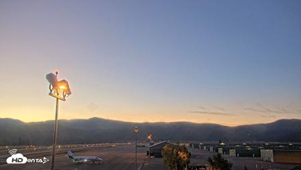 Truckee Tahoe Airport Live Webcam - Sep 14, 2026, 6:22am PDT