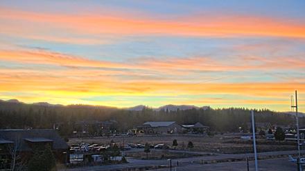 Truckee Tahoe Airport Live Webcam - Nov 8, 2025, 5:06pm PST