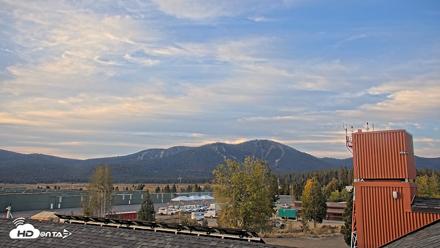 Truckee Tahoe Airport Live Webcam - Sep 20, 2026, 7:12am PDT