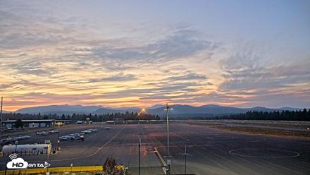 Truckee Tahoe Airport Live Webcam - Aug 31, 2026, 7:51pm PDT