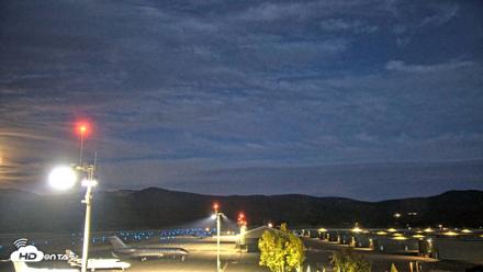 Truckee Tahoe Airport Live Webcam - Sep 26, 2026, 7:27pm PDT