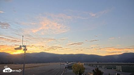 Truckee Tahoe Airport Live Webcam - Oct 4, 2026, 7:01am PDT