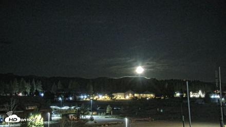 Truckee Tahoe Airport Live Webcam - Apr 28, 2026, 4:05am PDT