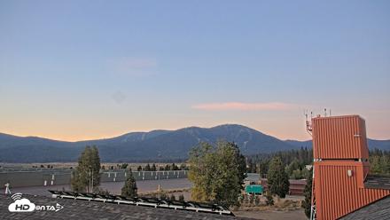 Truckee Tahoe Airport Live Webcam - Aug 26, 2026, 6:17am PDT