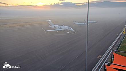 Truckee Tahoe Airport Live Webcam - Aug 29, 2026, 6:34am PDT