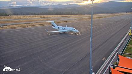 Truckee Tahoe Airport Live Webcam - Sep 28, 2026, 7:10am PDT