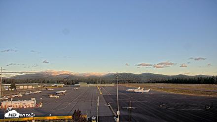Truckee Tahoe Airport Live Webcam - Sep 13, 2026, 7:07am PDT