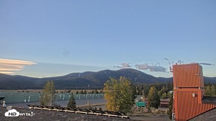 Truckee Tahoe Airport Live Webcam - Sep 13, 2026, 7:05am PDT