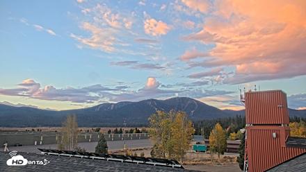 Truckee Tahoe Airport Live Webcam - Oct 5, 2026, 7:01am PDT