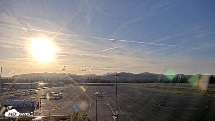 Truckee Tahoe Airport Live Webcam - May 9, 2026, 7:07pm PDT