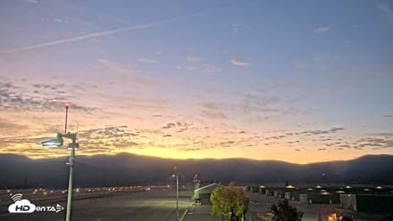 Truckee Tahoe Airport Live Webcam - Oct 4, 2026, 6:35am PDT