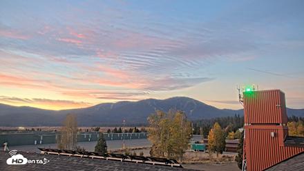 Truckee Tahoe Airport Live Webcam - Oct 2, 2026, 6:47am PDT