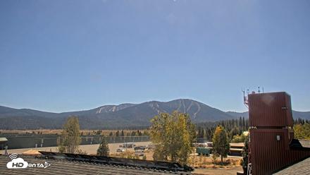 Truckee Tahoe Airport Live Webcam - Sep 18, 2026, 1:22pm PDT