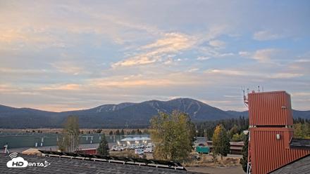 Truckee Tahoe Airport Live Webcam - Sep 20, 2026, 6:58am PDT