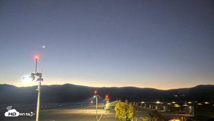Truckee Tahoe Airport Live Webcam - Oct 8, 2026, 6:27am PDT