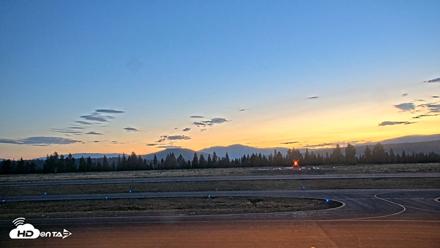 Truckee Tahoe Airport Live Webcam - Aug 7, 2026, 5:40am PDT