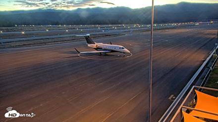 Truckee Tahoe Airport Live Webcam - Sep 9, 2026, 6:13am PDT
