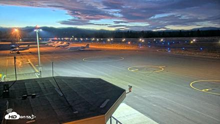 Truckee Tahoe Airport Live Webcam - Aug 21, 2026, 8:25pm PDT