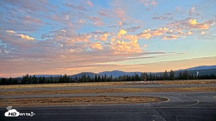 Truckee Tahoe Airport Live Webcam - Oct 5, 2026, 7:02am PDT